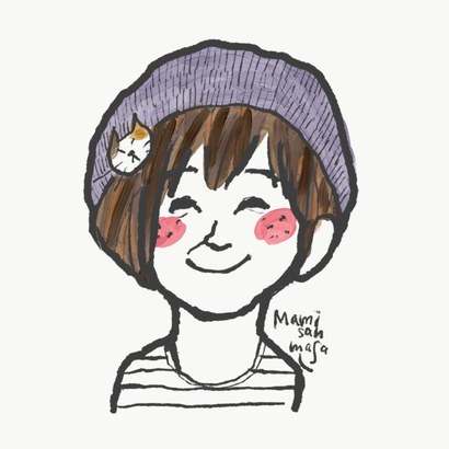 橋本 真美。ニット帽をかぶって笑っている似顔絵